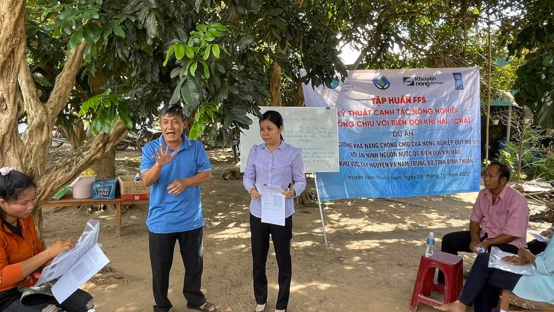 Tập huấn cho xã có nhiều đồng bào dân tộc thiểu số Tập huấn cho xã có nhiều đồng bào dân tộc thiểu số