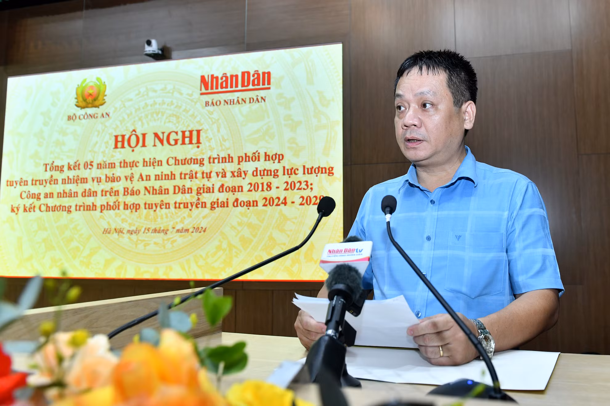 Đồng chí Phạm Song Hà, Ủy viên Ban Biên tập, Trưởng Ban Chính trị-Xã hội, Báo Nhân Dân Báo cáo tóm tắt kết quả 5 năm thực hiện Chương trình phối hợp tuyên truyền giai đoạn 2018–2023. Đồng chí Phạm Song Hà, Ủy viên Ban Biên tập, Trưởng Ban Chính trị-Xã hội, Báo Nhân Dân Báo cáo tóm tắt kết quả 5 năm thực hiện Chương trình phối hợp tuyên truyền giai đoạn 2018–2023.