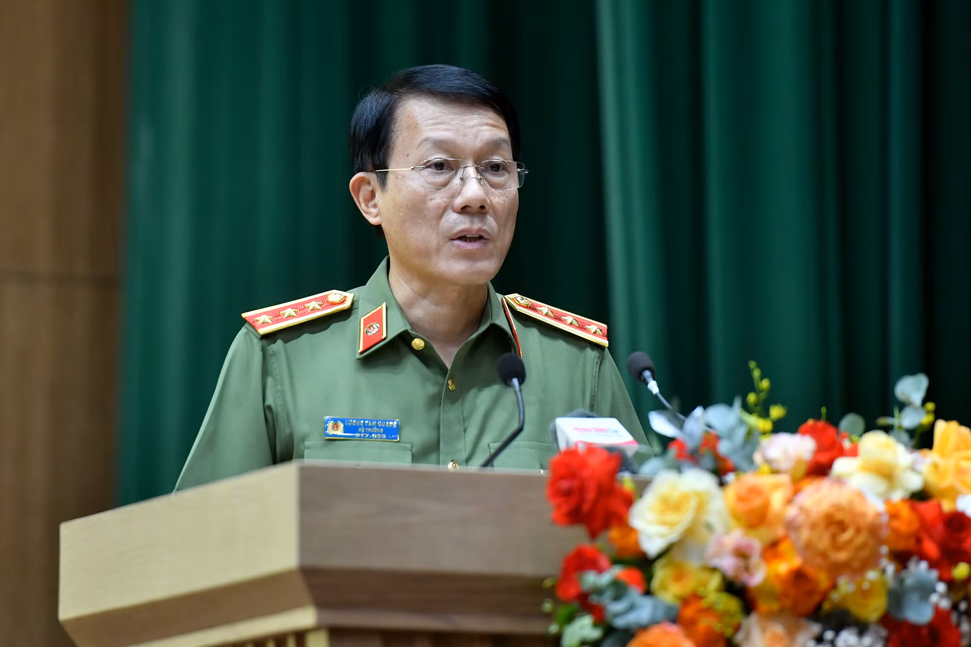 Thượng tướng Lương Tam Quang, Ủy viên Trung ương Đảng, Bộ trưởng Công an phát biểu tại hội nghị. Thượng tướng Lương Tam Quang, Ủy viên Trung ương Đảng, Bộ trưởng Công an phát biểu tại hội nghị.