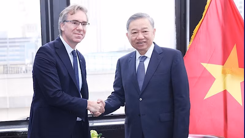 Tổng Bí thư, Chủ tịch nước Tô Lâm tiếp ông Juan Ignacio Rubiolo, Phó Chủ tịch Thường trực Tập đoàn năng lượng AES (Hoa Kỳ).