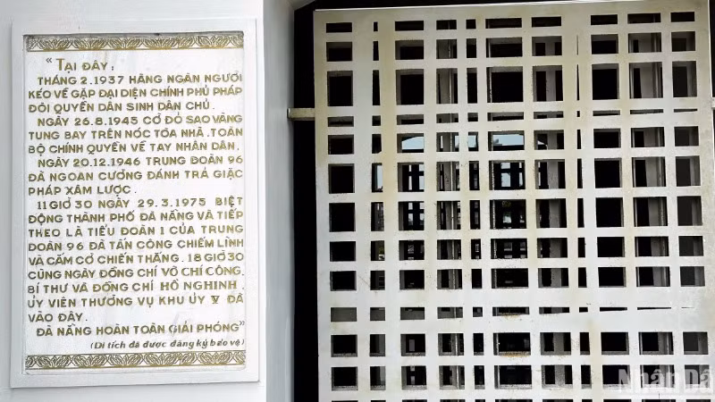 Bảo tàng Đà Nẵng hiện nay được nâng cấp, xây dựng từ Tòa thị chính Đà Nẵng với Bảng dấu tích ghi lại thời khắc lịch sử của Đà Nẵng, đây là Di tích đã được đăng ký bảo vệ. (Ảnh: ANH ĐÀO) Bảo tàng Đà Nẵng hiện nay được nâng cấp, xây dựng từ Tòa thị chính Đà Nẵng với Bảng dấu tích ghi lại thời khắc lịch sử của Đà Nẵng, đây là Di tích đã được đăng ký bảo vệ. (Ảnh: ANH ĐÀO)