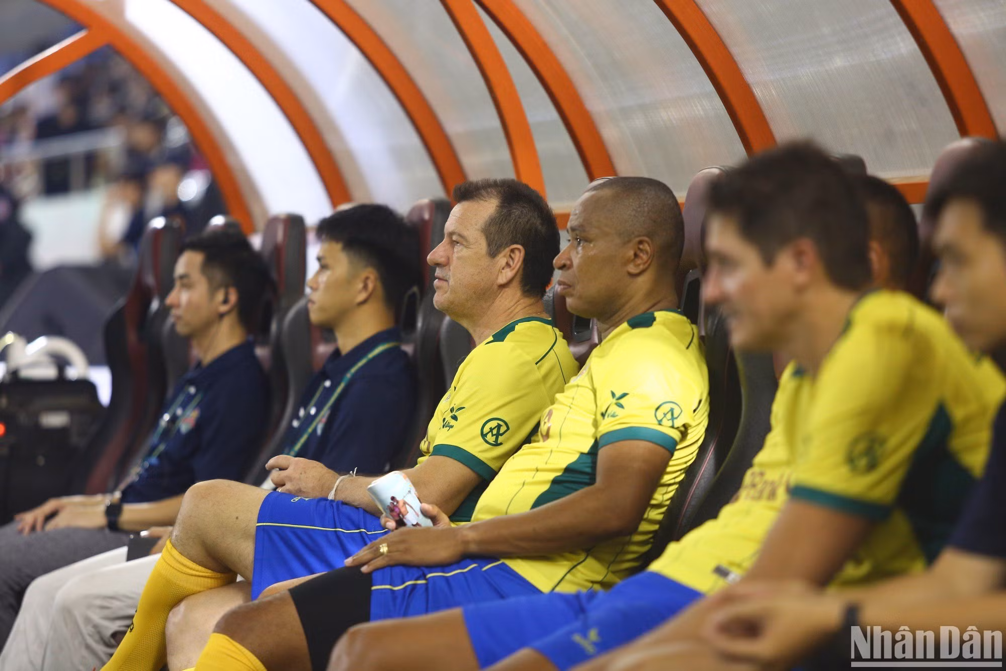 Lần đầu tiên các ngôi sao bóng đá Brazil có mặt tại Đà Nẵng. Lần đầu tiên các ngôi sao bóng đá Brazil có mặt tại Đà Nẵng.