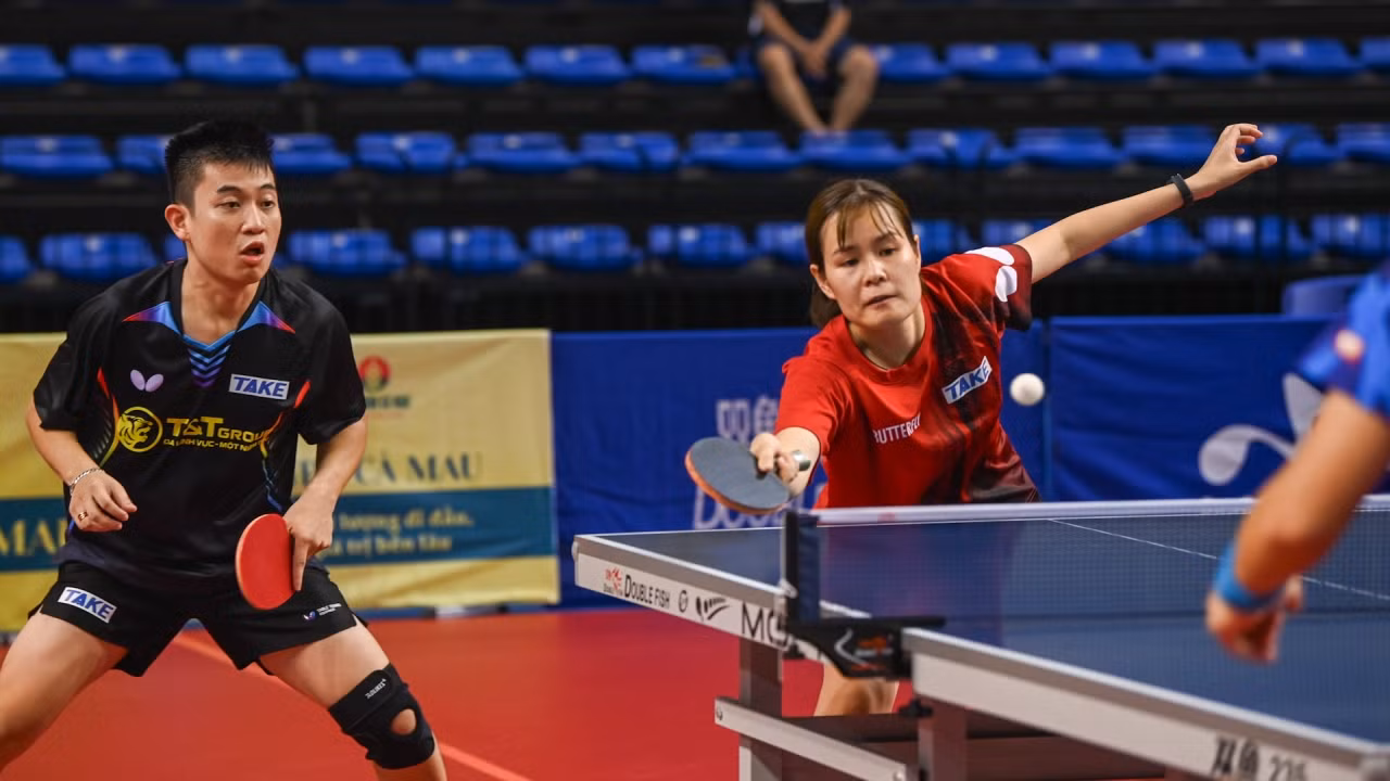 Séc đấu thứ ba đánh dấu sự trở lại của cặp đôi Đức-Nga khi hai tay vợt thi đấu quyết tâm, vượt lên giành thắng lợi với tỷ số 11-8. Tại séc đấu thứ tư, hai cặp đôi Hà Nội không tiếp tục duy trì được lợi thế, chấp nhận để thua cặp đôi Mỹ Trang-Anh Tú với tỷ số 6-11 (chung cuộc 1-3).