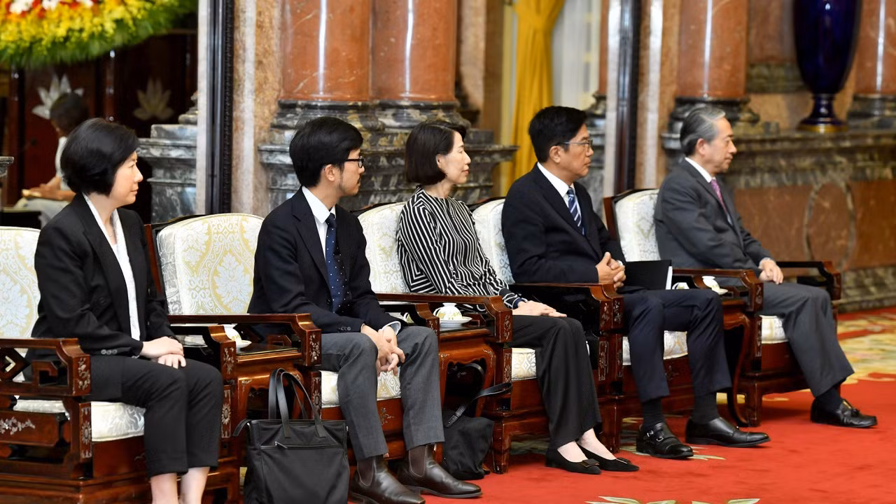 Các đại biểu tham dự buổi tiếp.