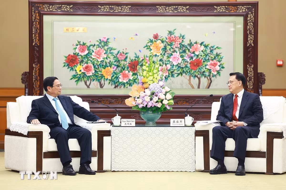 Thủ tướng Phạm Minh Chính gặp Bí thư Thành ủy Trùng Khánh Viên Gia Quân. (Ảnh: Dương Giang/TTXVN) Thủ tướng Phạm Minh Chính gặp Bí thư Thành ủy Trùng Khánh Viên Gia Quân. (Ảnh: Dương Giang/TTXVN)