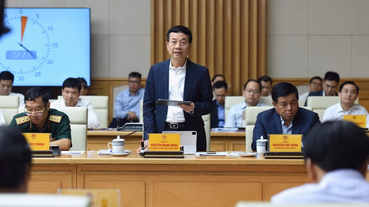Bộ trưởng Thông tin và truyền thông Nguyễn Mạnh Hùng: Việt Nam là một trong số ít nước có 20 năm làm công nghiệp bán dẫn, có những nền tảng bước đầu.
