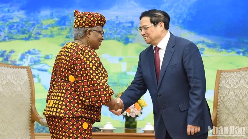 Thủ tướng Phạm Minh Chính đón Tổng Giám đốc Tổ chức Thương mại thế giới (WTO) Ngozi Okonjo-Iweal.