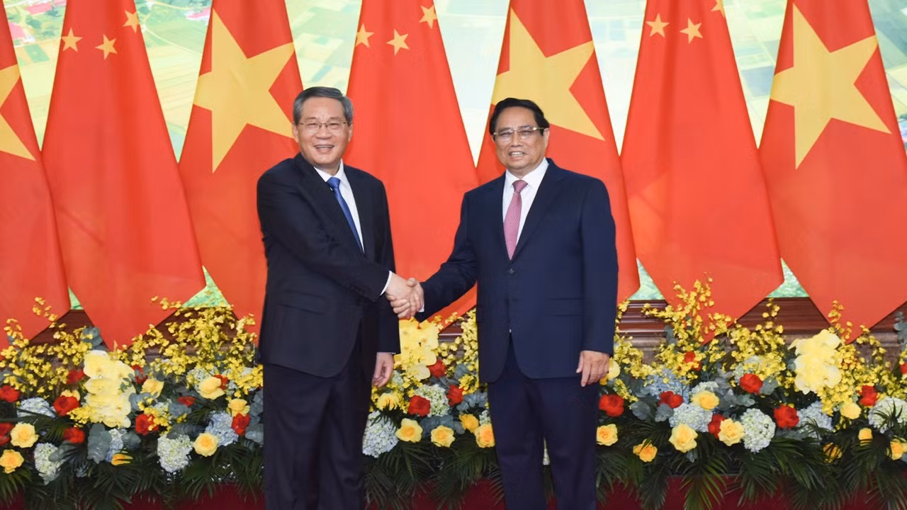 Thủ tướng Phạm Minh Chính và Thủ tướng Trung Quốc Lý Cường. Thủ tướng Phạm Minh Chính và Thủ tướng Trung Quốc Lý Cường.