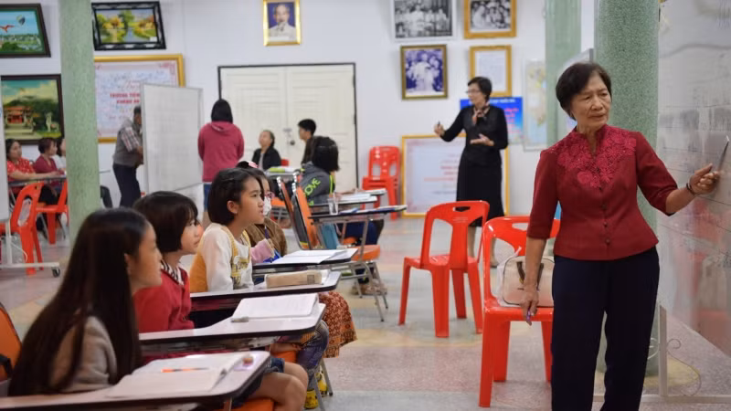 Một lớp học tiếng Việt ở chùa Khánh An, Udon Thani.
