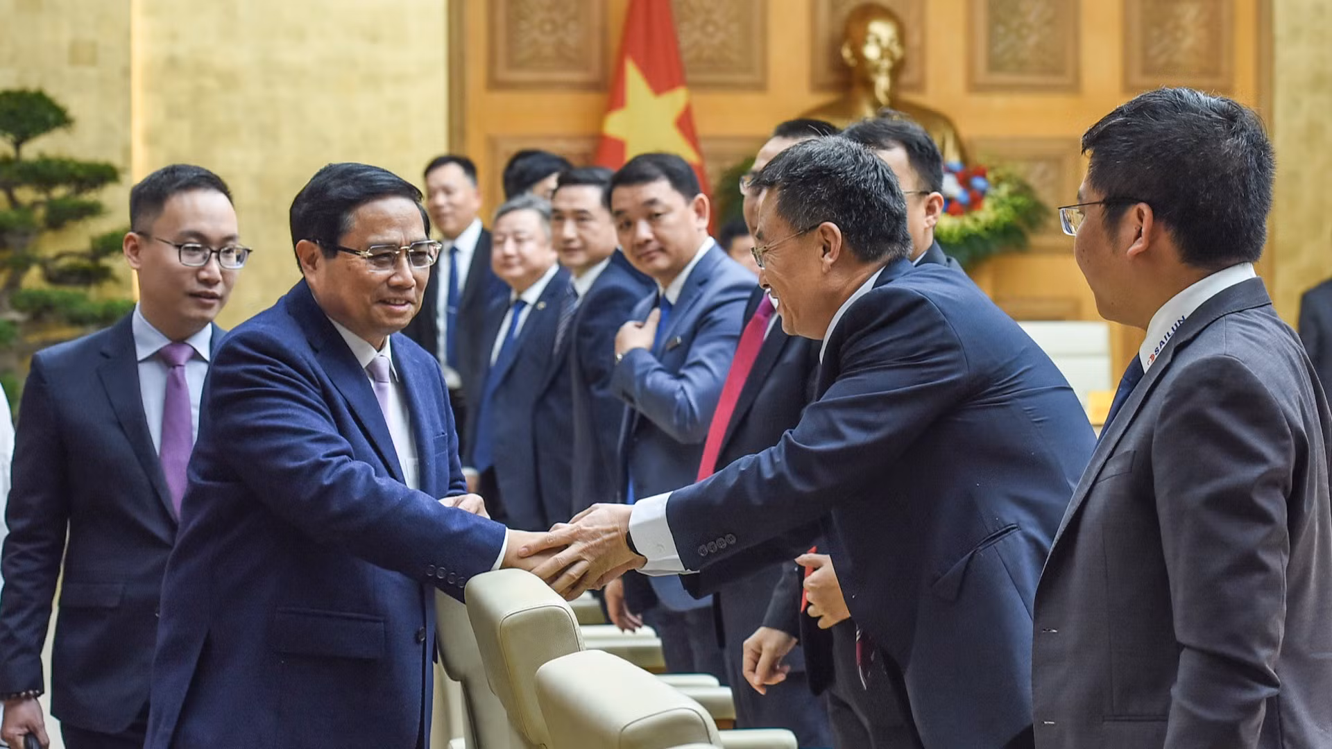 Thủ tướng Phạm Minh Chính với các doanh nghiệp Trung Quốc tham dự Tọa đàm.