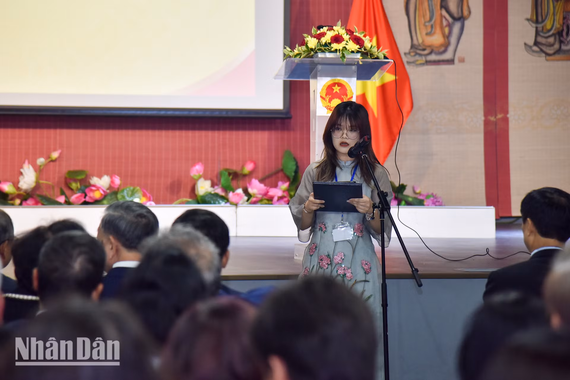 [ẢNH] Tổng Bí thư, Chủ tịch nước Tô Lâm gặp mặt bà con kiều bào tại Pháp ảnh 7