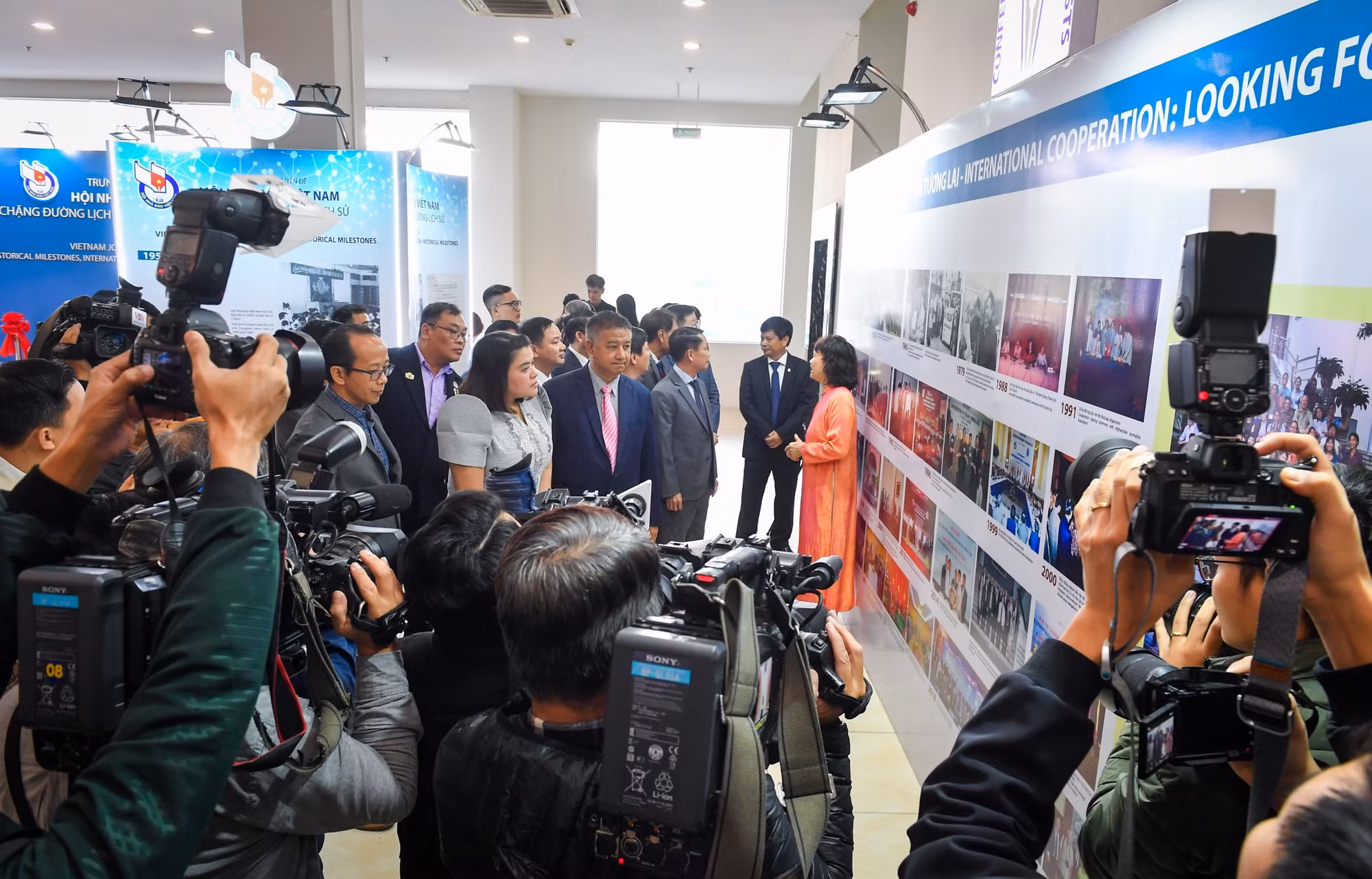 Trưng bày thu hút đông đảo các nhà báo trong khu vực ASEAN tham dự.