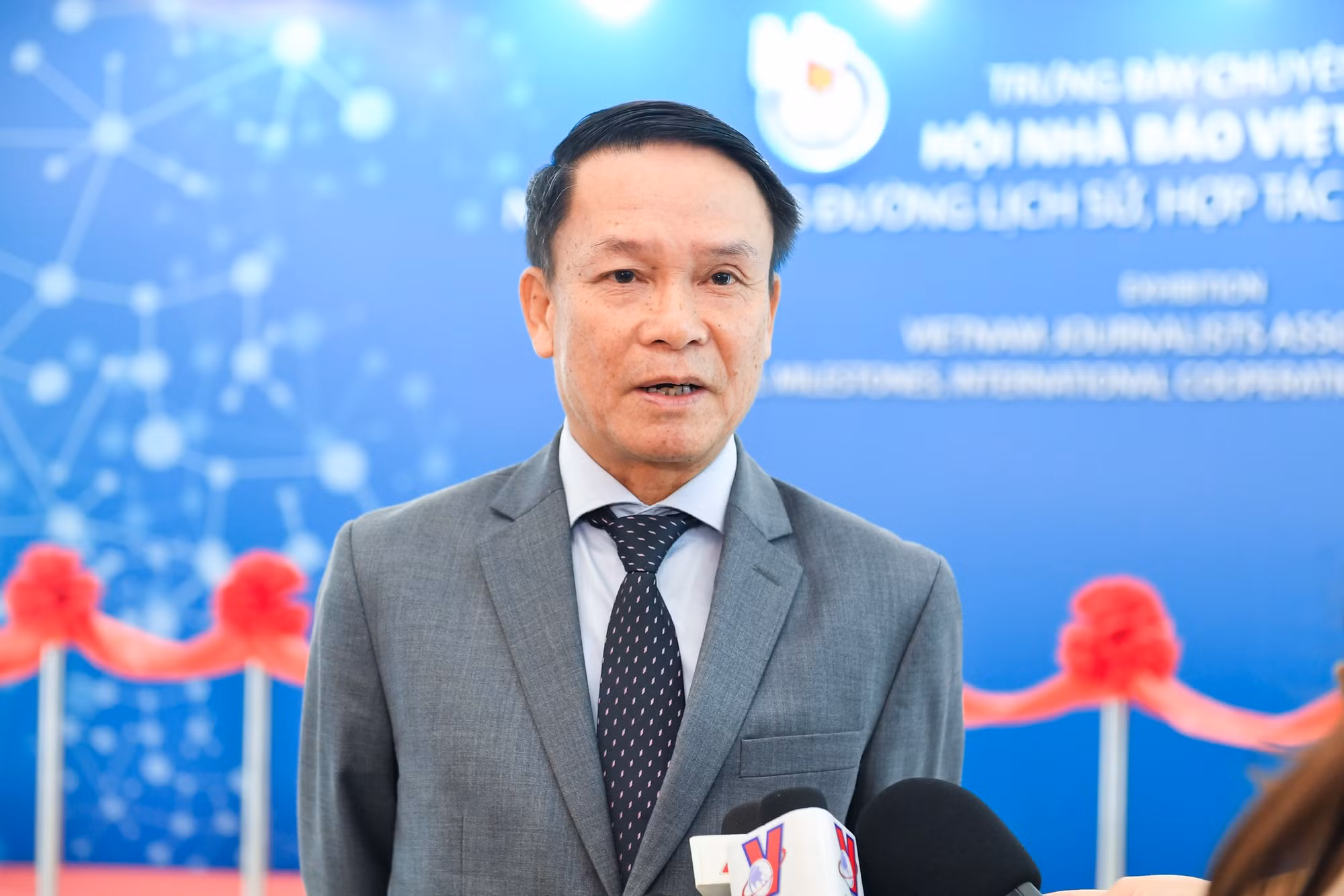Ông Nguyễn Đức Lợi, Phó Chủ tịch thường trực Hội Nhà báo Việt Nam cho biết, trưng bày chuyên đề sẽ giới thiệu quá trình phát triển cũng như các dấu mốc quan trọng trong quá trình chuyển đổi số và hợp tác quốc tế.