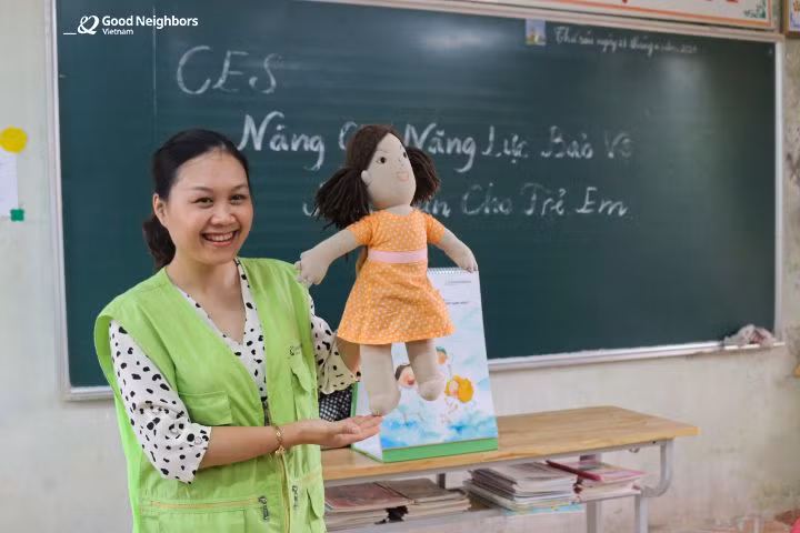Bên cạnh các show diễn thú vị, GNI cũng đồng bộ giảng dạy về Quyền trẻ em và Bảo vệ trẻ em cho các học sinh cấp tiểu học. (Ảnh: GNI) Bên cạnh các show diễn thú vị, GNI cũng đồng bộ giảng dạy về Quyền trẻ em và Bảo vệ trẻ em cho các học sinh cấp tiểu học. (Ảnh: GNI)