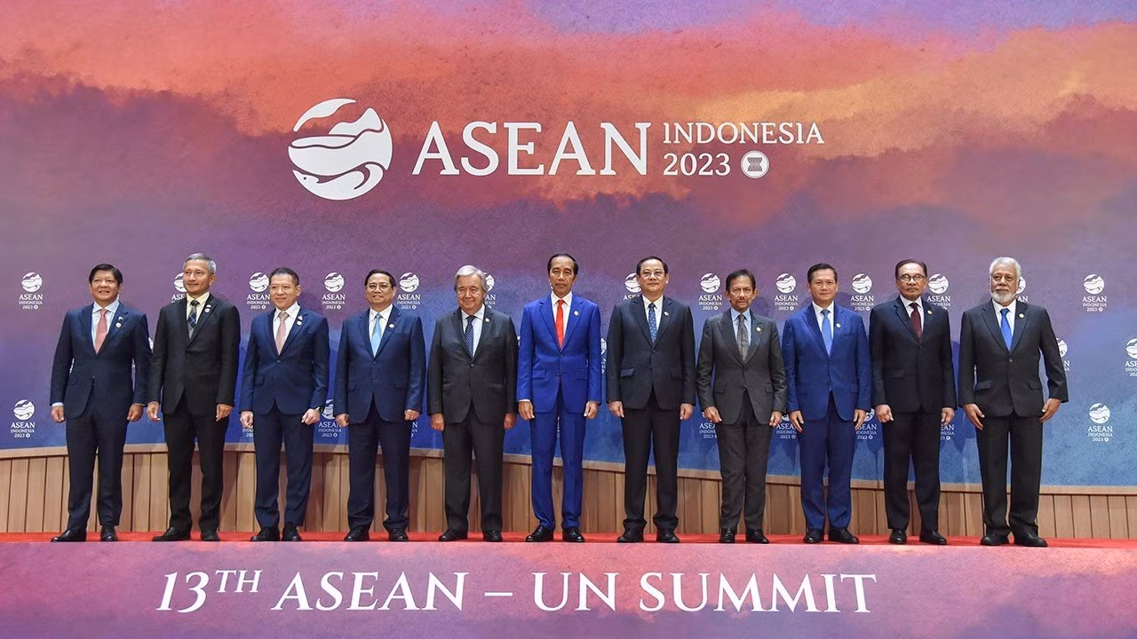 Các nhà Lãnh đạo ASEAN và Thủ tướng Australia Anthony Albanese chụp ảnh lưu niệm tại Hội nghị Cấp cao ASEAN-Australia lần thứ 3.