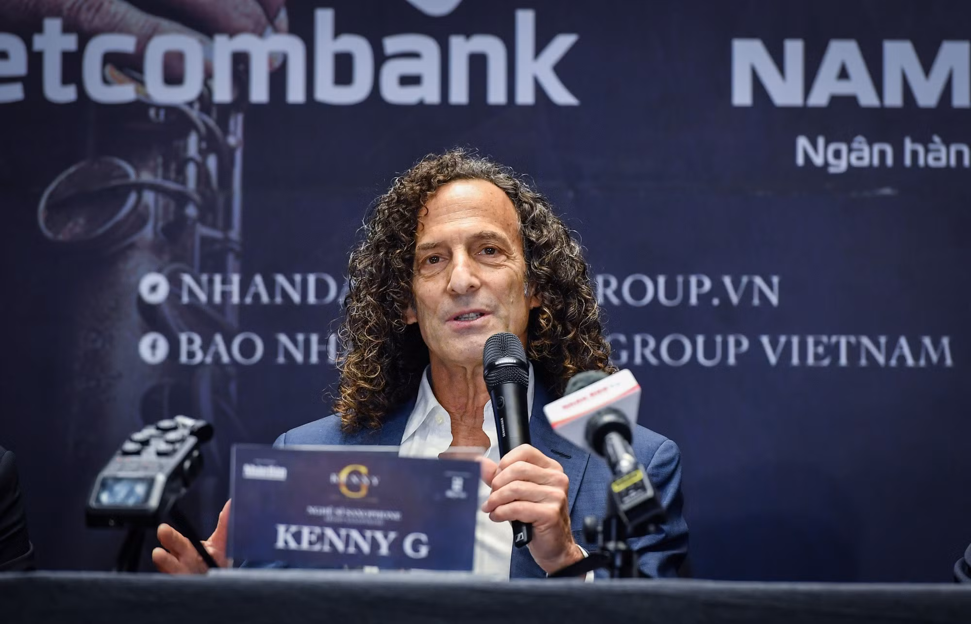 Kenny G tại buổi họp báo chiều 13/11.