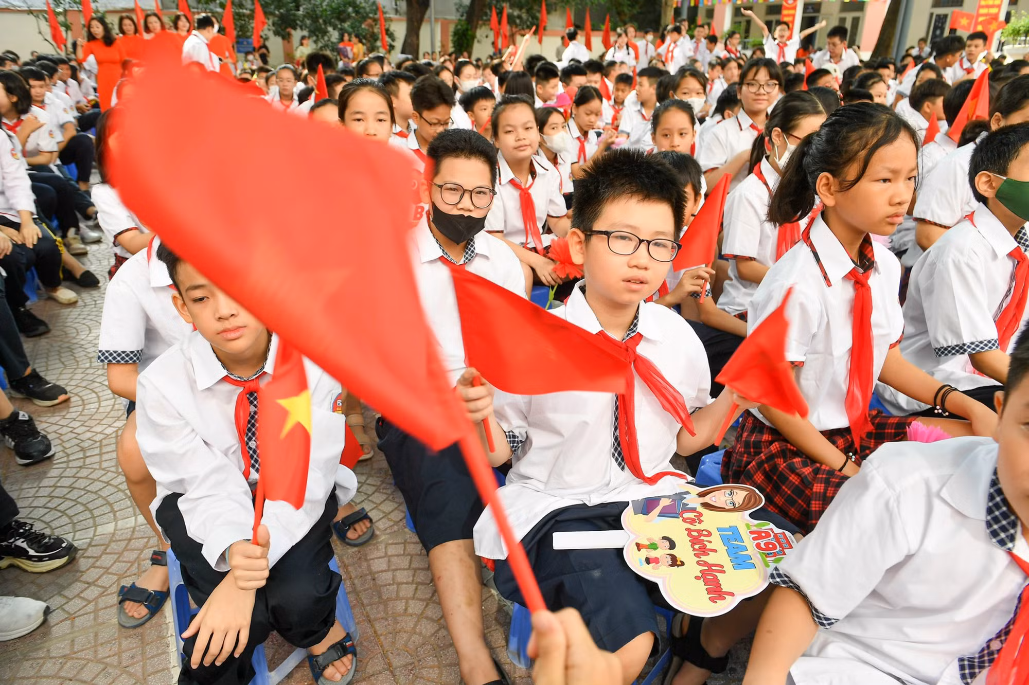 Học sinh các lớp bước vào năm học mới với nhiều niềm vui và hy vọng mới. (Ảnh: THÀNH ĐẠT)