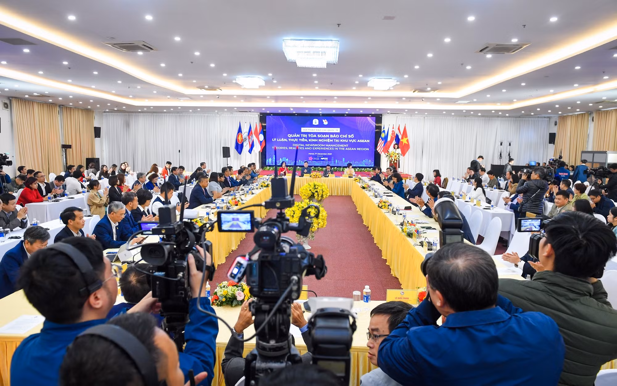 Quang cảnh buổi hội thảo.