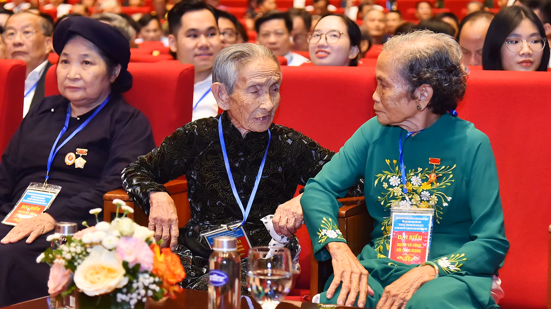 Các đại biểu dự Hội nghị tri ân người có công với cách mạng năm 2024. (Ảnh: THỦY NGUYÊN)