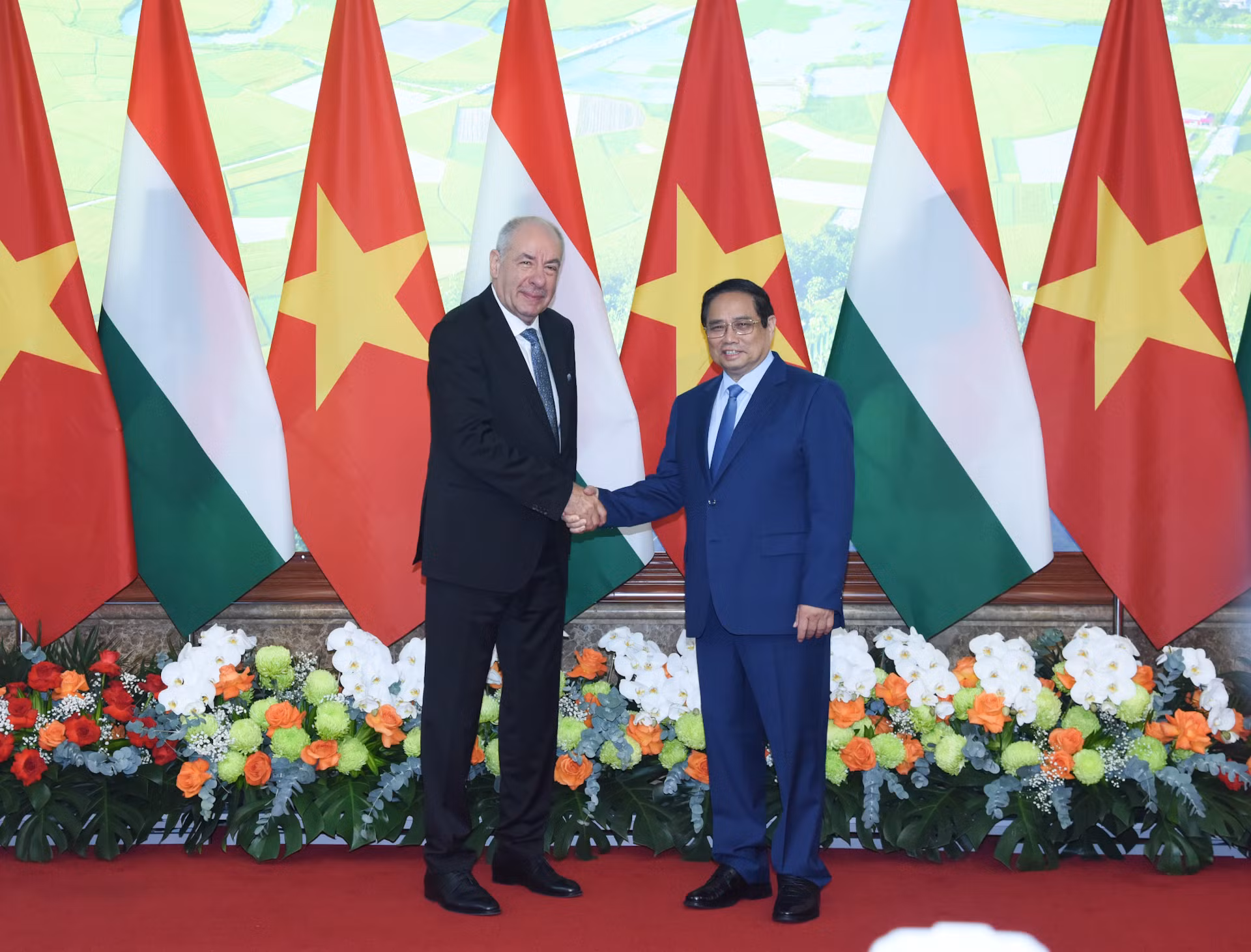 Thủ tướng Phạm Minh Chính và Tổng thống Hungary Sulyok Tamas.