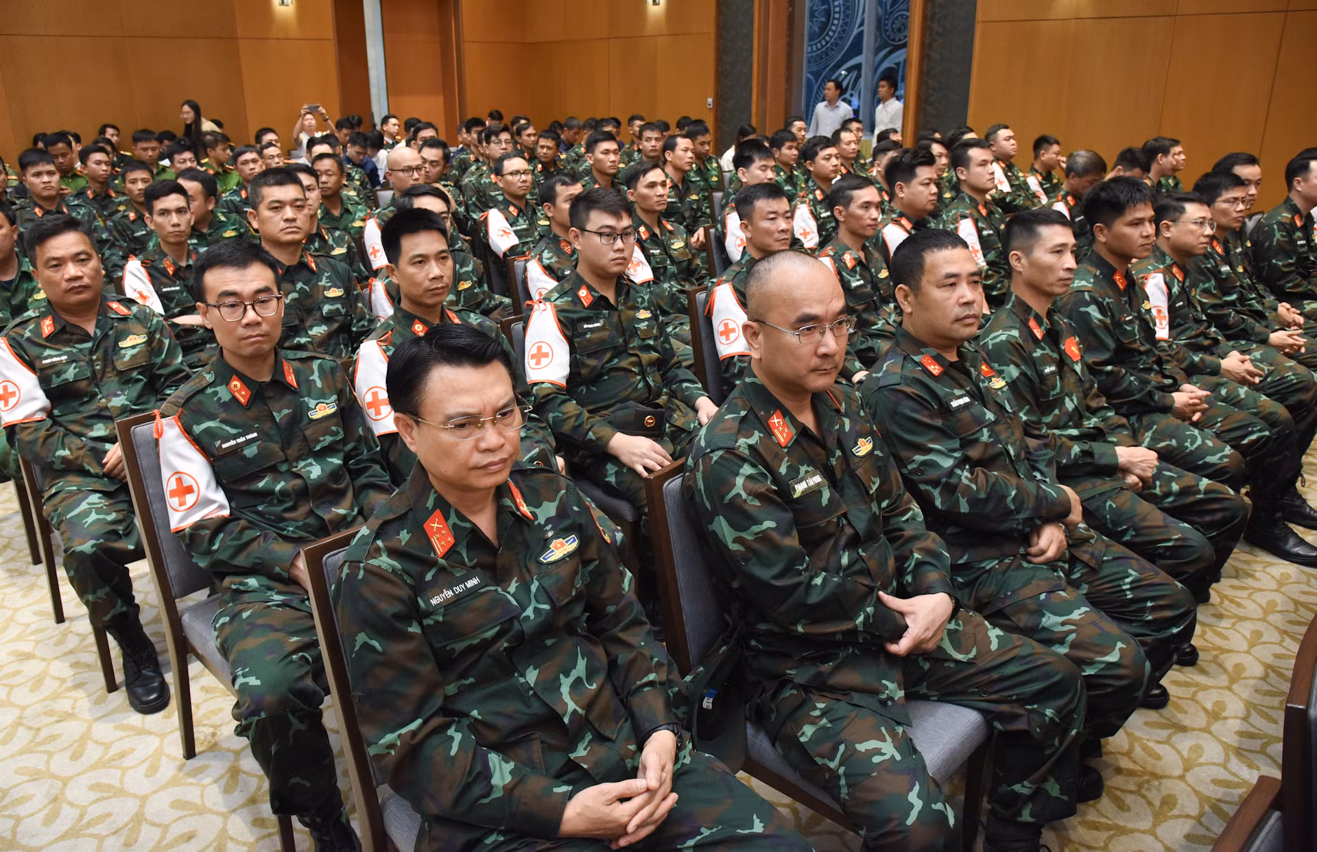 Các đại biểu tham dự buổi lễ tuyên dương.
