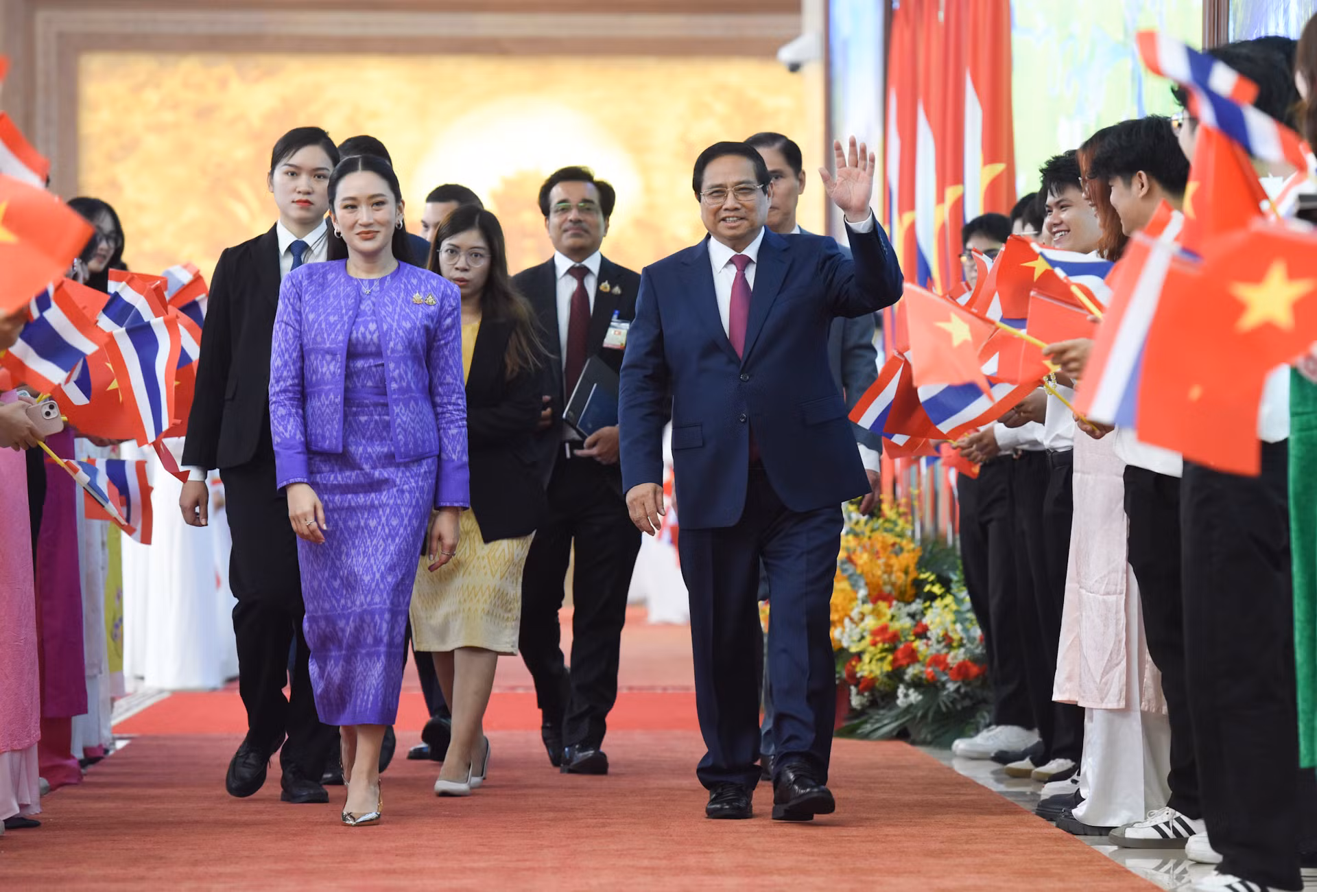 Thủ tướng Phạm Minh Chính và Thủ tướng Vương quốc Thái Lan Paetongtarn Shinawatra đến dự chứng kiến Lễ ký kết hợp tác và trao đổi văn kiện.