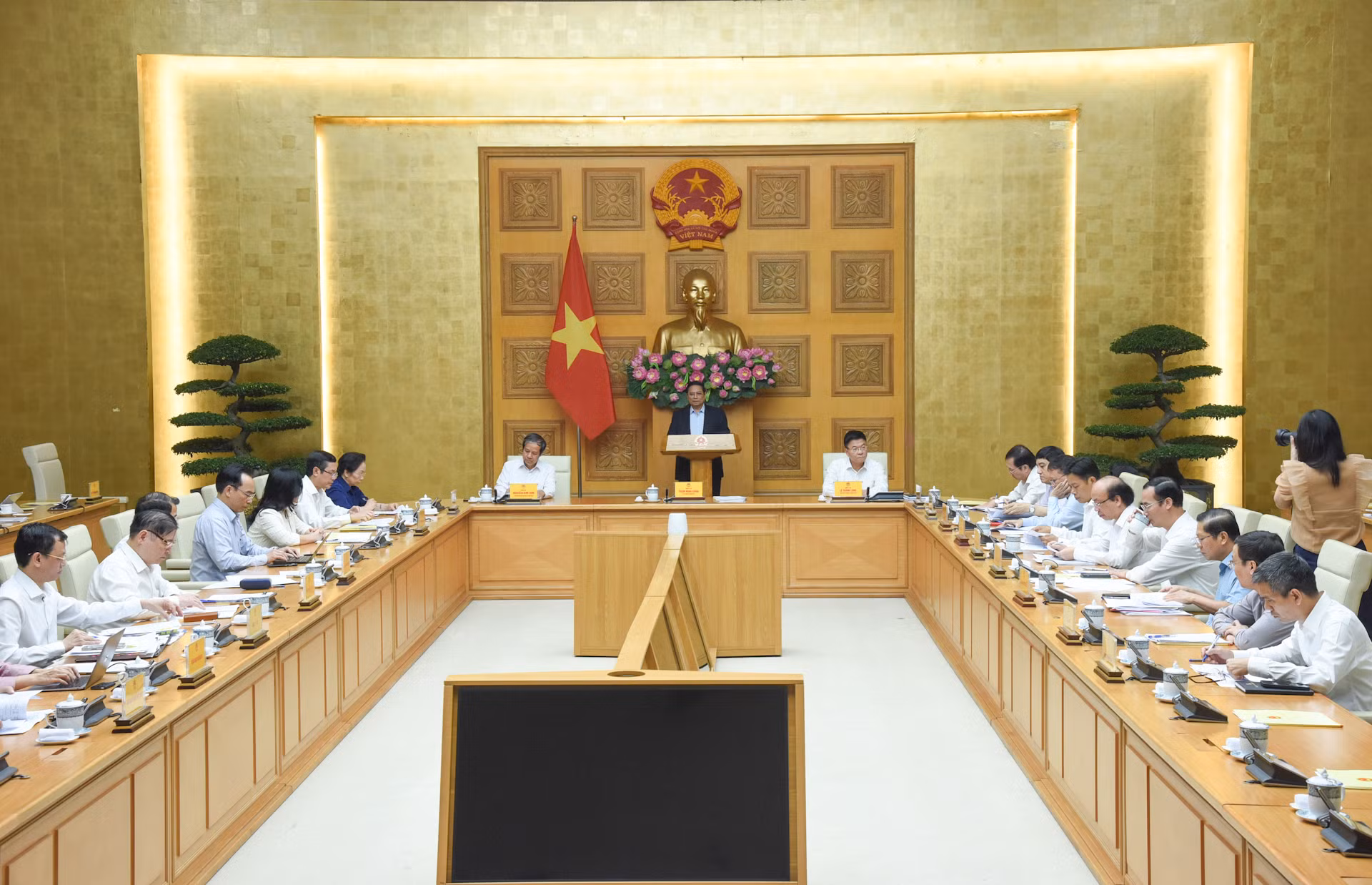 Quang cảnh phiên họp.