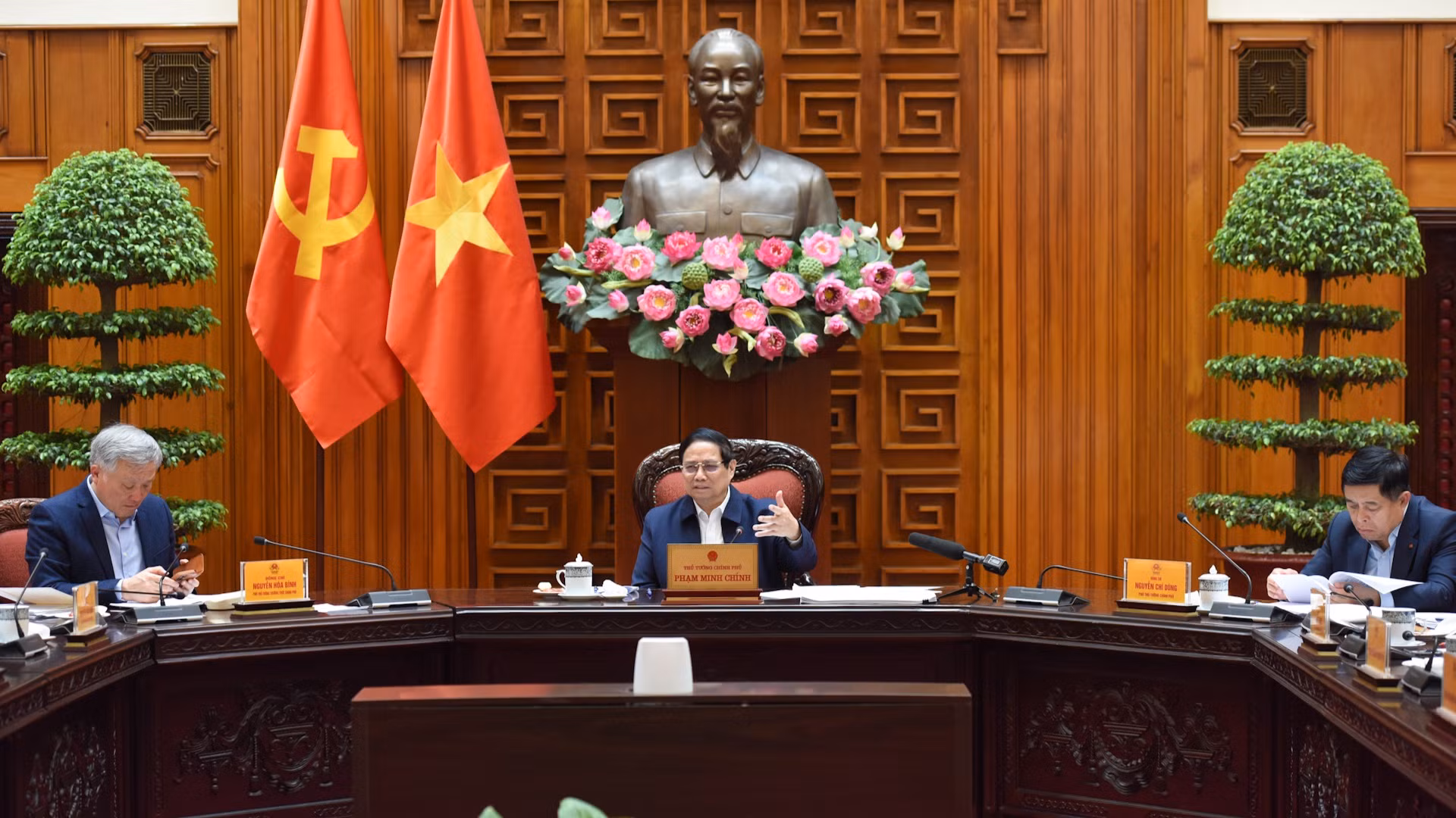Thủ tướng Phạm Minh Chính chủ trì cuộc họp với các bộ, ngành để tháo gỡ khó khăn, vướng mắc các dự án tồn đọng. 