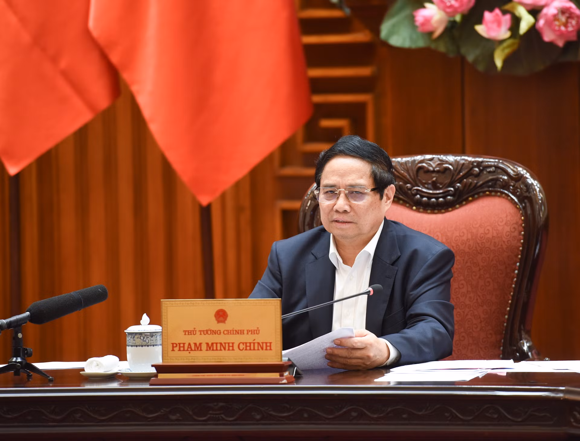 Thủ tướng Phạm Minh Chính phát biểu chỉ đạo tại cuộc họp.