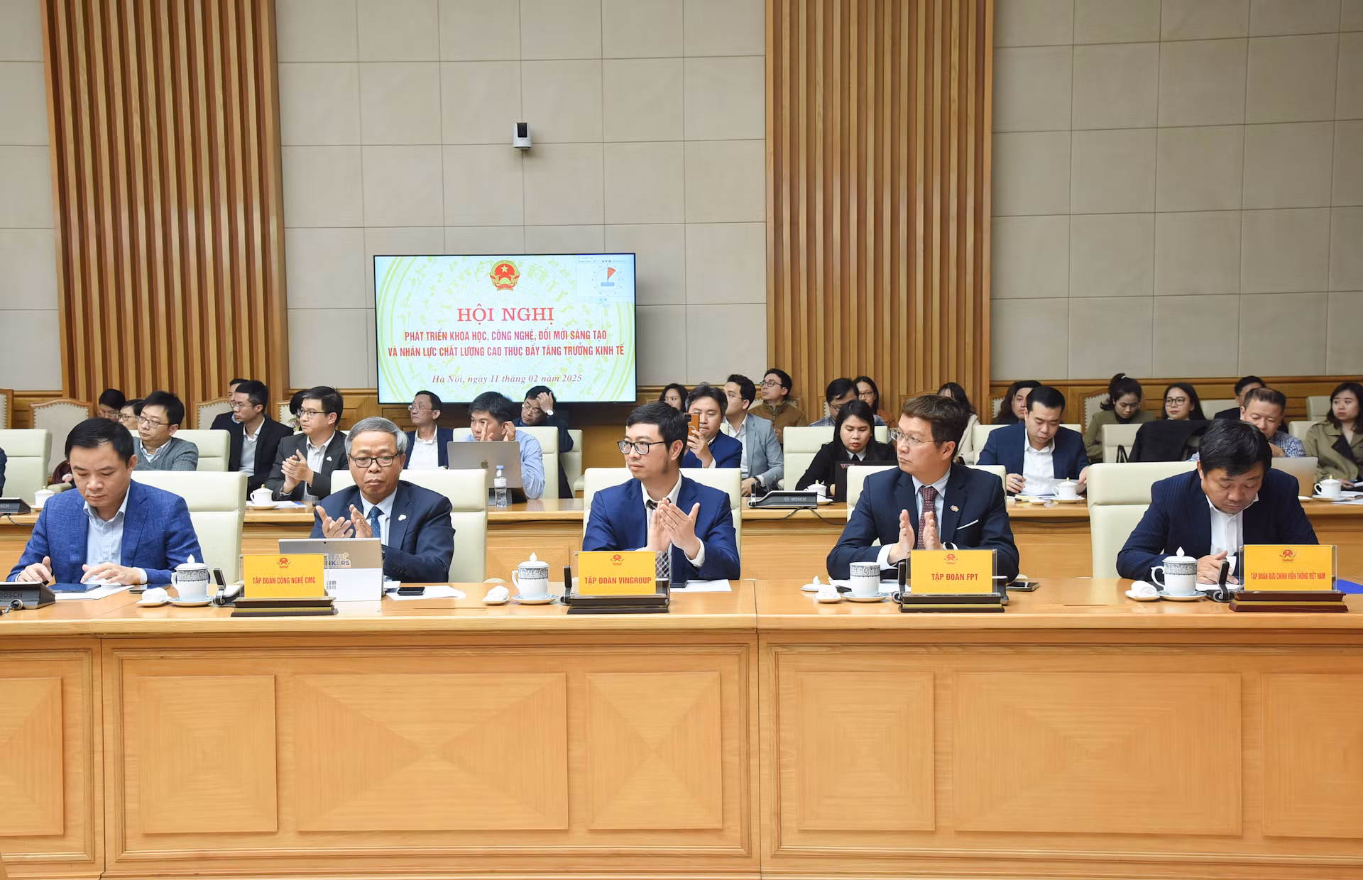 Các đại biểu tham dự hội nghị. Các đại biểu tham dự hội nghị.