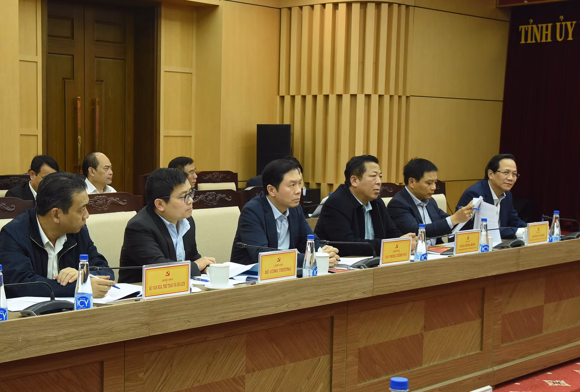 Đại diện lãnh đạo các bộ, ban, ngành tham dự buổi làm việc.