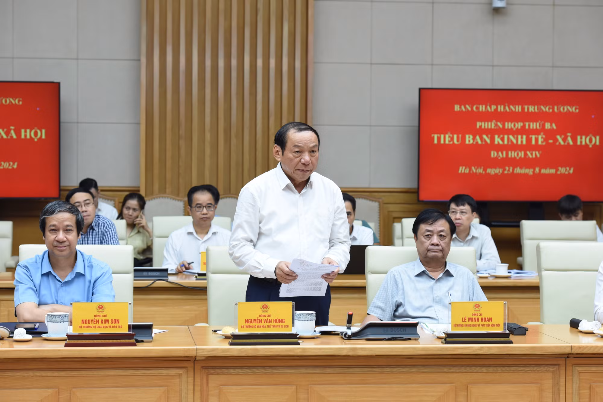 Bộ trưởng Văn hóa, Thể thao và Du lịch Nguyễn Văn Hùng phát biểu.