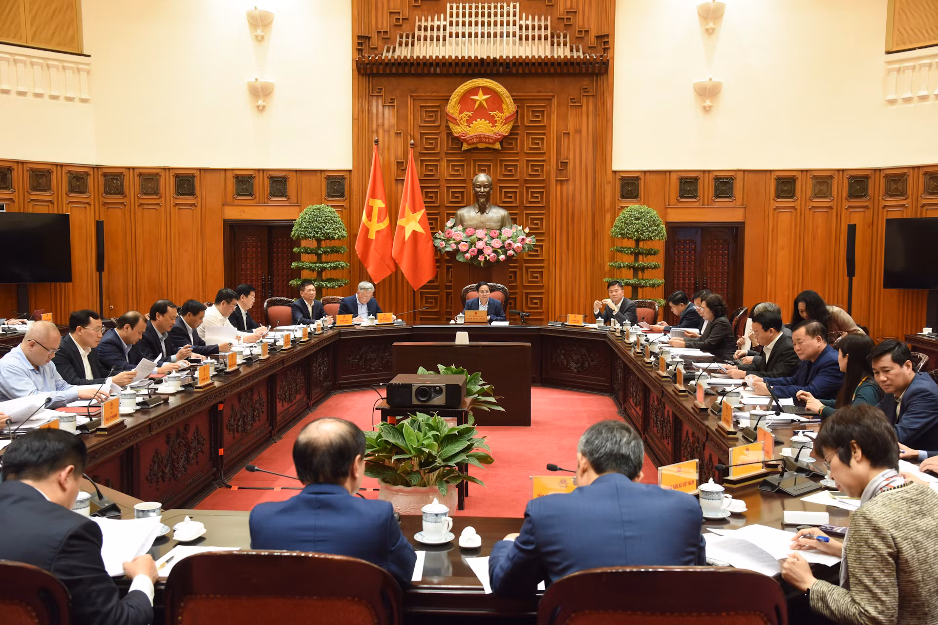 Quang cảnh cuộc họp.