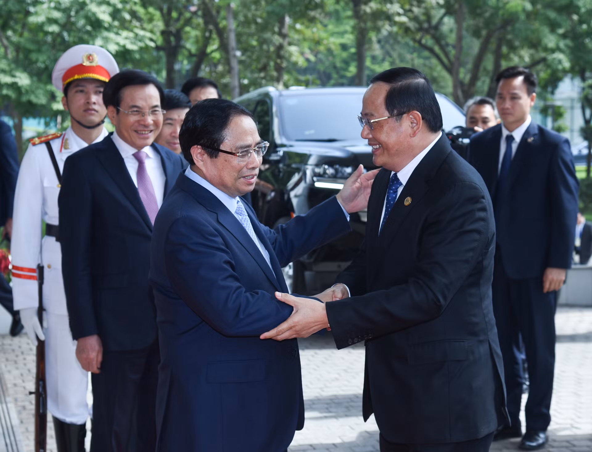 Thủ tướng Phạm Minh Chính đón Thủ tướng Lào Sonexay Siphandone.