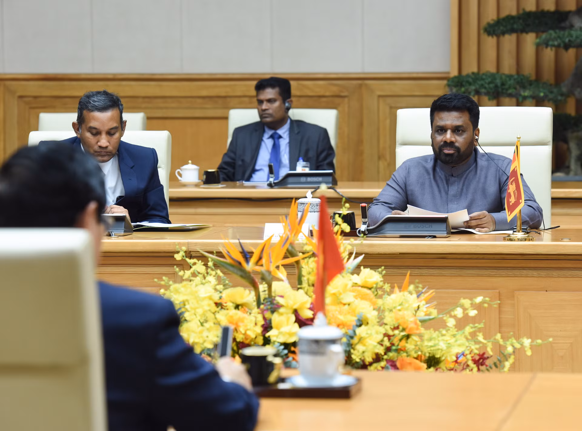 Tổng thống Sri Lanka Anura Kumara Dissanayaka phát biểu tại hội kiến. Tổng thống Sri Lanka Anura Kumara Dissanayaka phát biểu tại hội kiến.