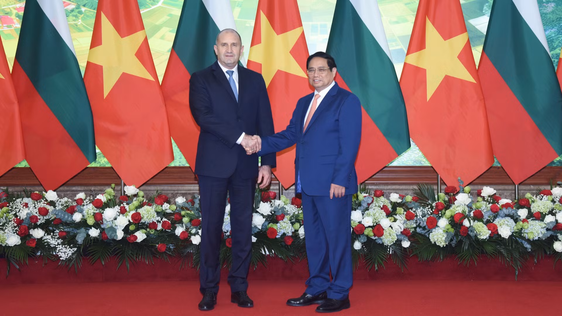 Thủ tướng Phạm Minh Chính và Tổng thống Bulgaria Rumen Radev. Thủ tướng Phạm Minh Chính và Tổng thống Bulgaria Rumen Radev.