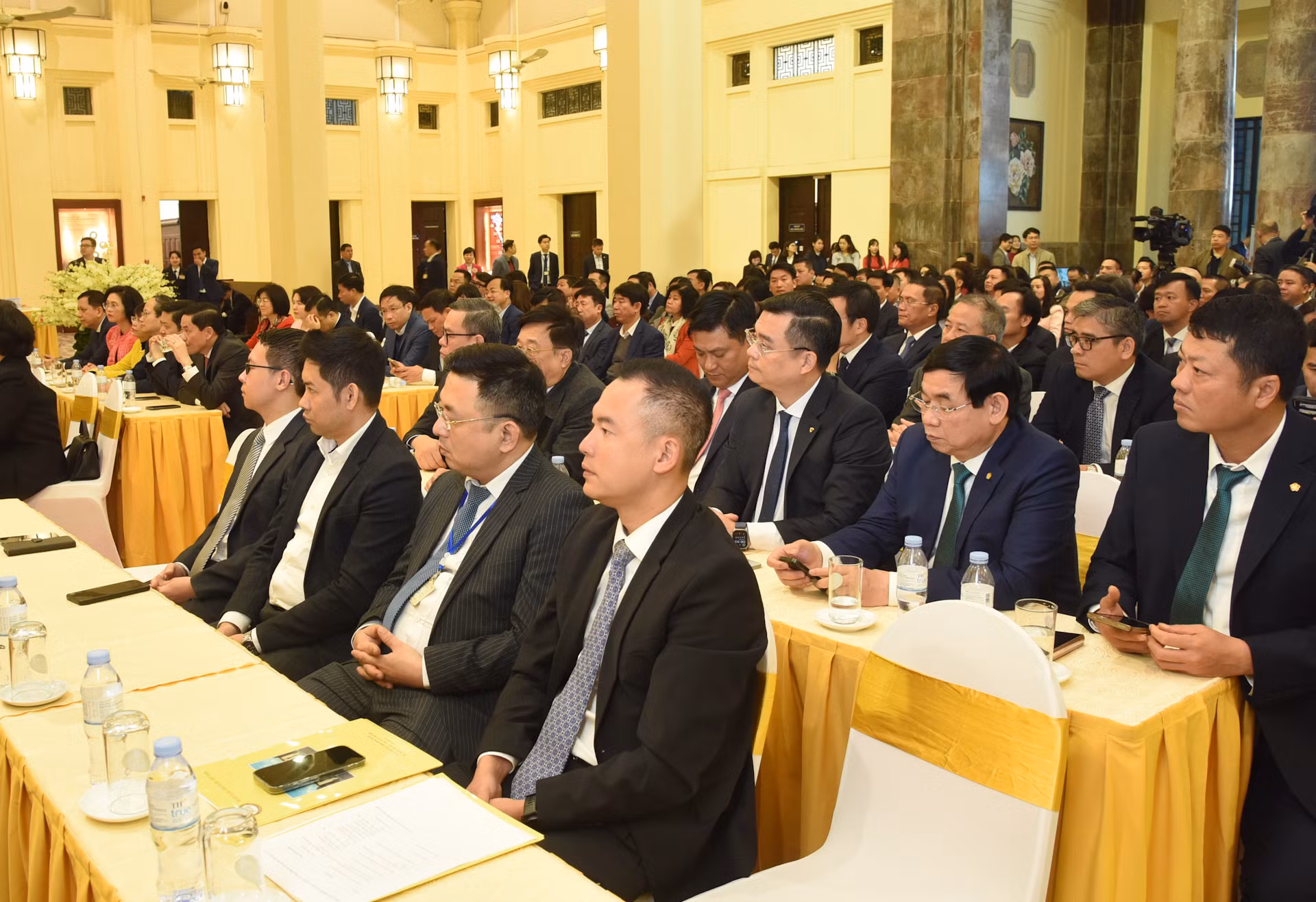 Đại diện lãnh đạo ngành ngân hàng tham dự buổi chúc Tết. Đại diện lãnh đạo ngành ngân hàng tham dự buổi chúc Tết.