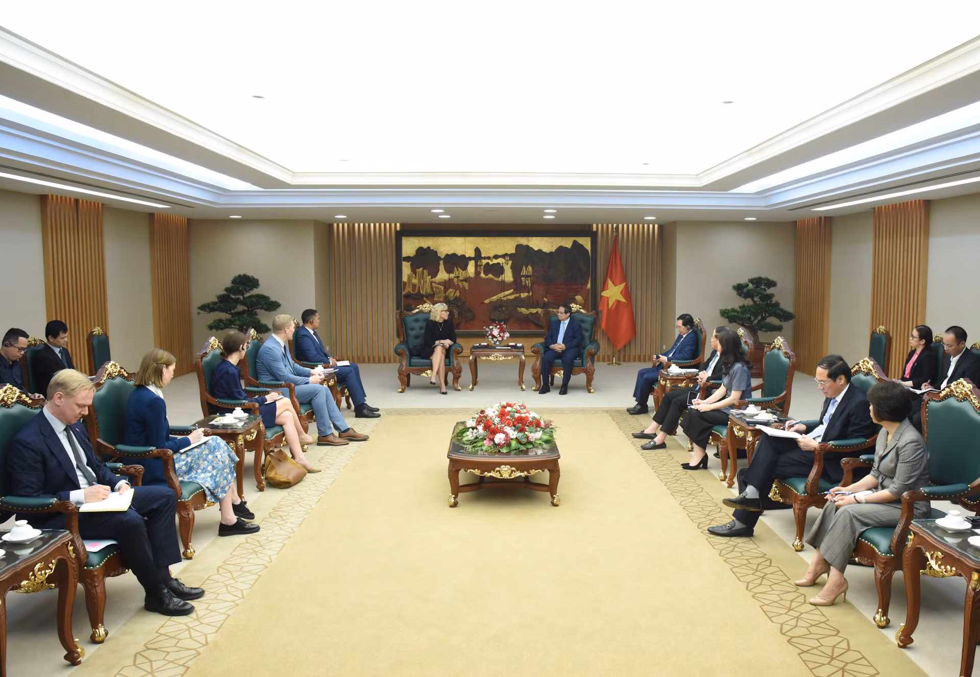 Quang cảnh buổi tiếp. Quang cảnh buổi tiếp.