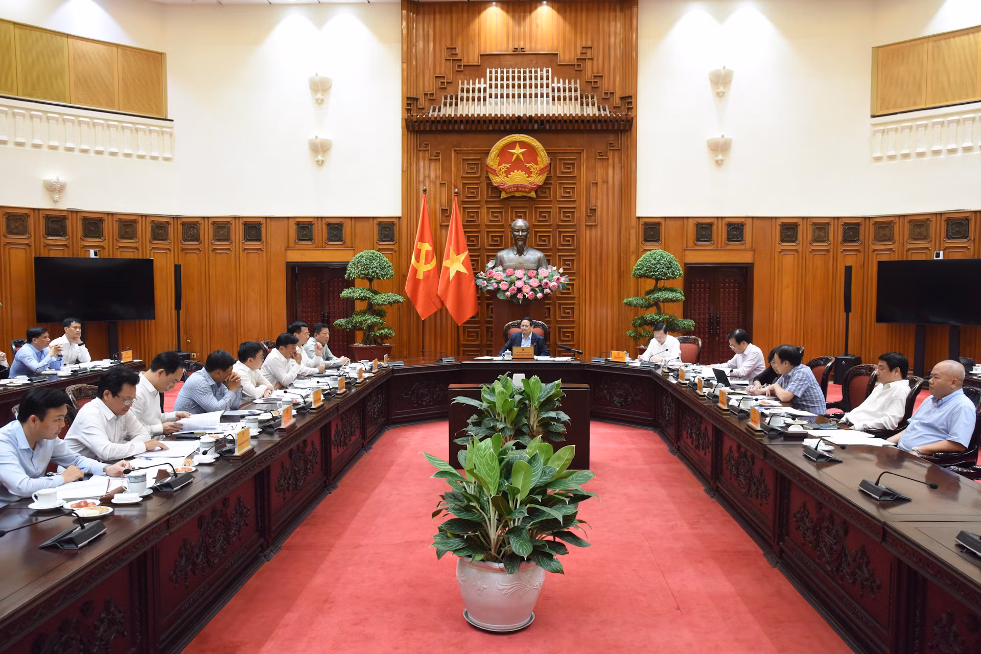 Thủ tướng Phạm Minh Chính chủ trì cuộc họp.