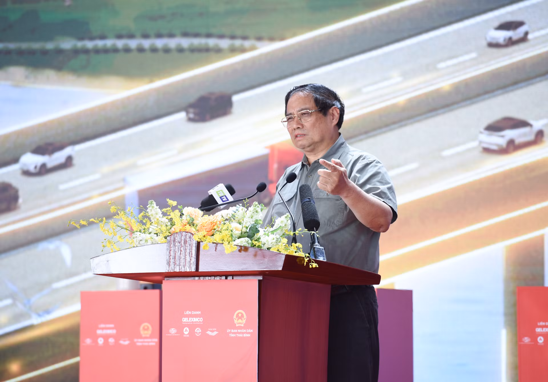 Thủ tướng Phạm Minh Chính đánh giá đây là 2 dự án quan trọng, rất ý nghĩa với tỉnh Thái Bình và vùng.