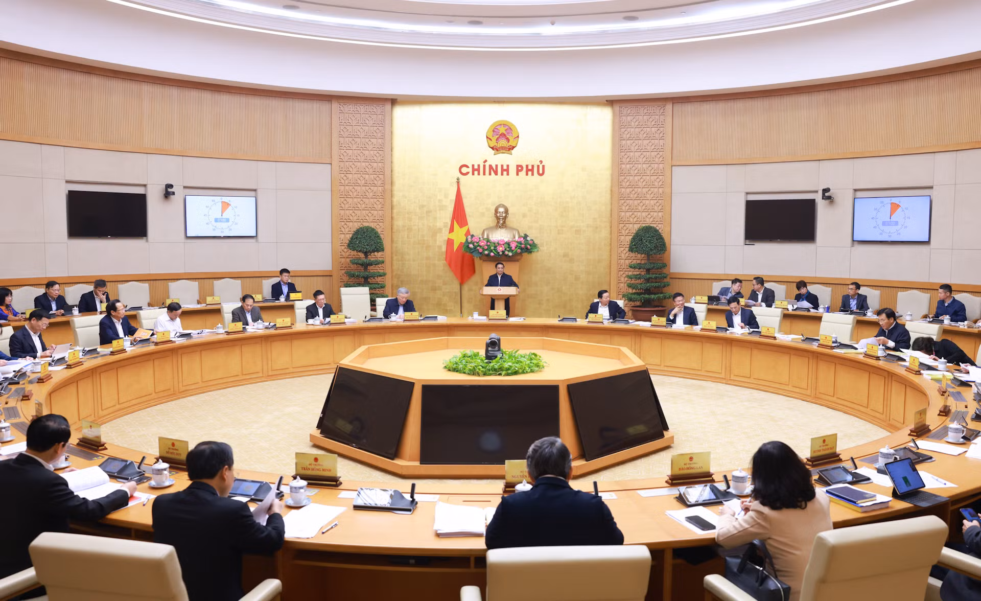 Thủ tướng Phạm Minh Chính chủ trì phiên họp Chính phủ chuyên đề về xây dựng pháp luật tháng 1/2025. Thủ tướng Phạm Minh Chính chủ trì phiên họp Chính phủ chuyên đề về xây dựng pháp luật tháng 1/2025.