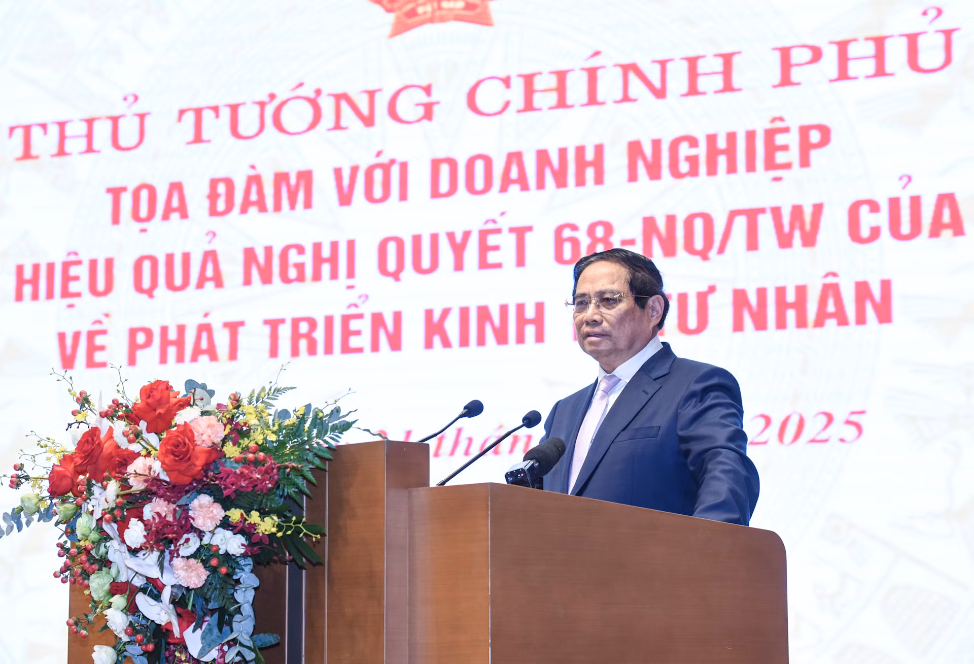Thủ tướng Chính phủ Phạm Minh Chính phát biểu tại Tọa đàm. Thủ tướng Chính phủ Phạm Minh Chính phát biểu tại Tọa đàm.