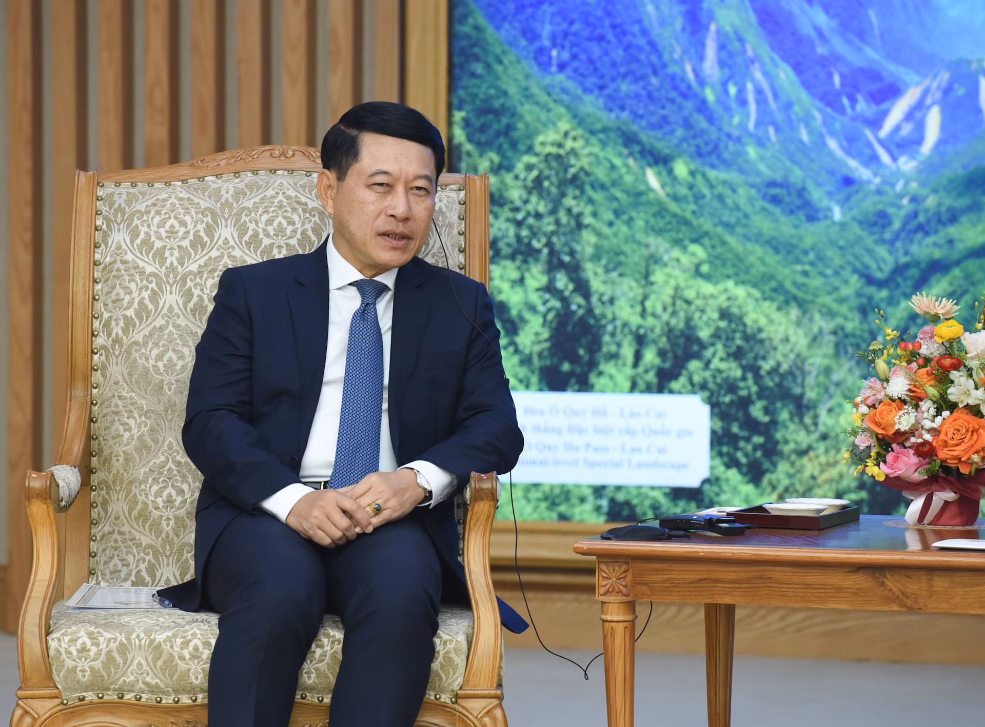 Phó Thủ tướng Lào Saleumxay Kommasith phát biểu.