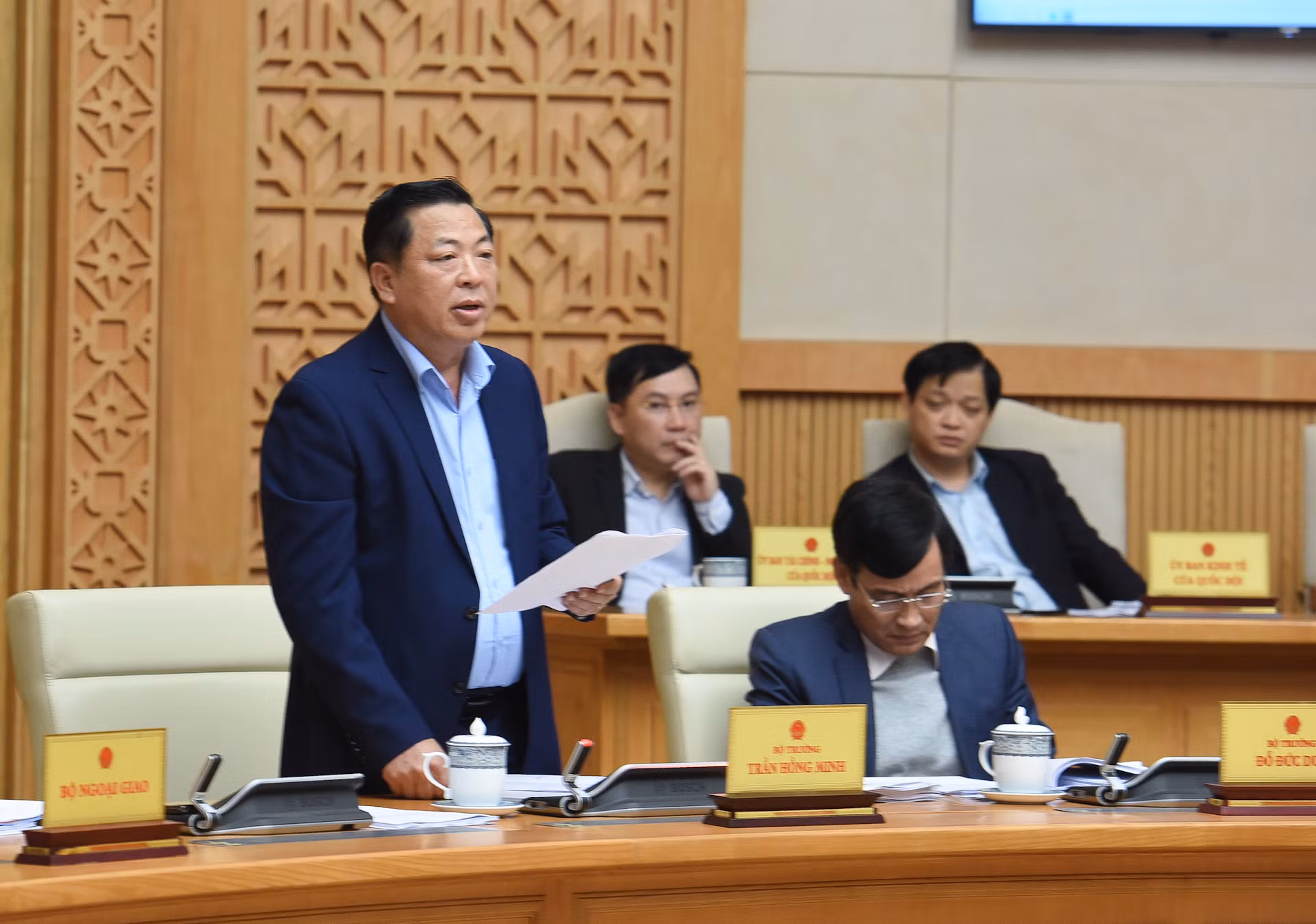 Bộ trưởng Giao thông Vận tải Nguyễn Hồng Minh phát biểu. Bộ trưởng Giao thông Vận tải Nguyễn Hồng Minh phát biểu.