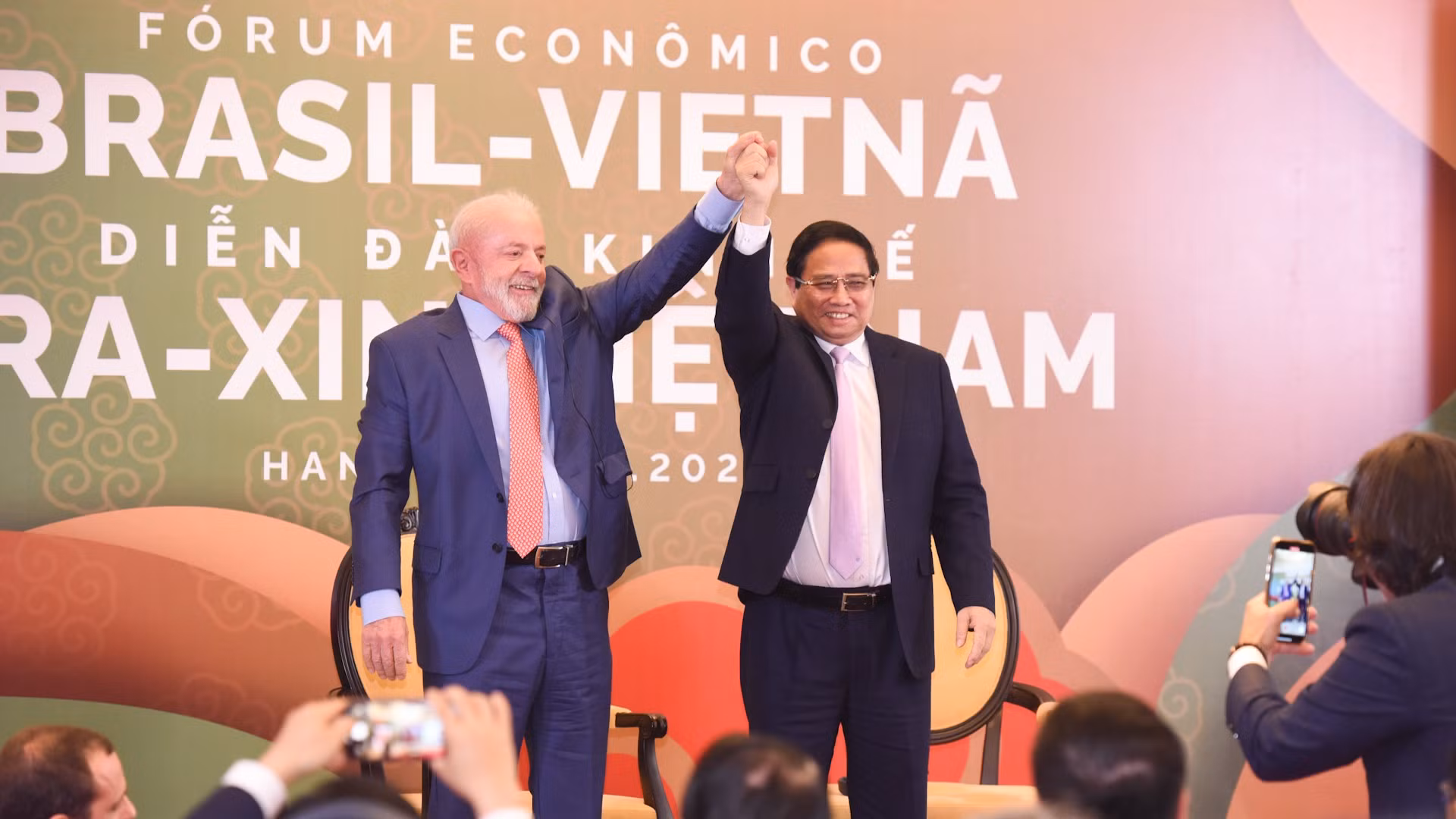 Thủ tướng Phạm Minh Chính và Tổng thống Brazil Luiz Inácio Lula da Silva tham dự Diễn đàn kinh tế Việt Nam-Brazil.