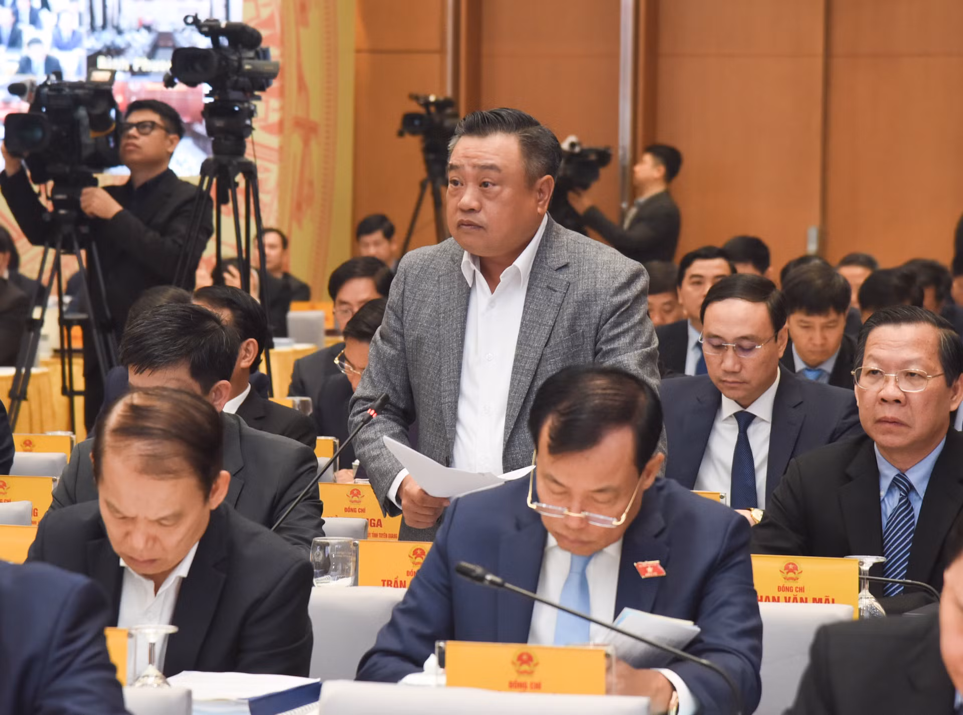 Chủ tịch Ủy ban nhân dân Thành phố Hà Nội Trần Sỹ Thanh phát biểu. Chủ tịch Ủy ban nhân dân Thành phố Hà Nội Trần Sỹ Thanh phát biểu.