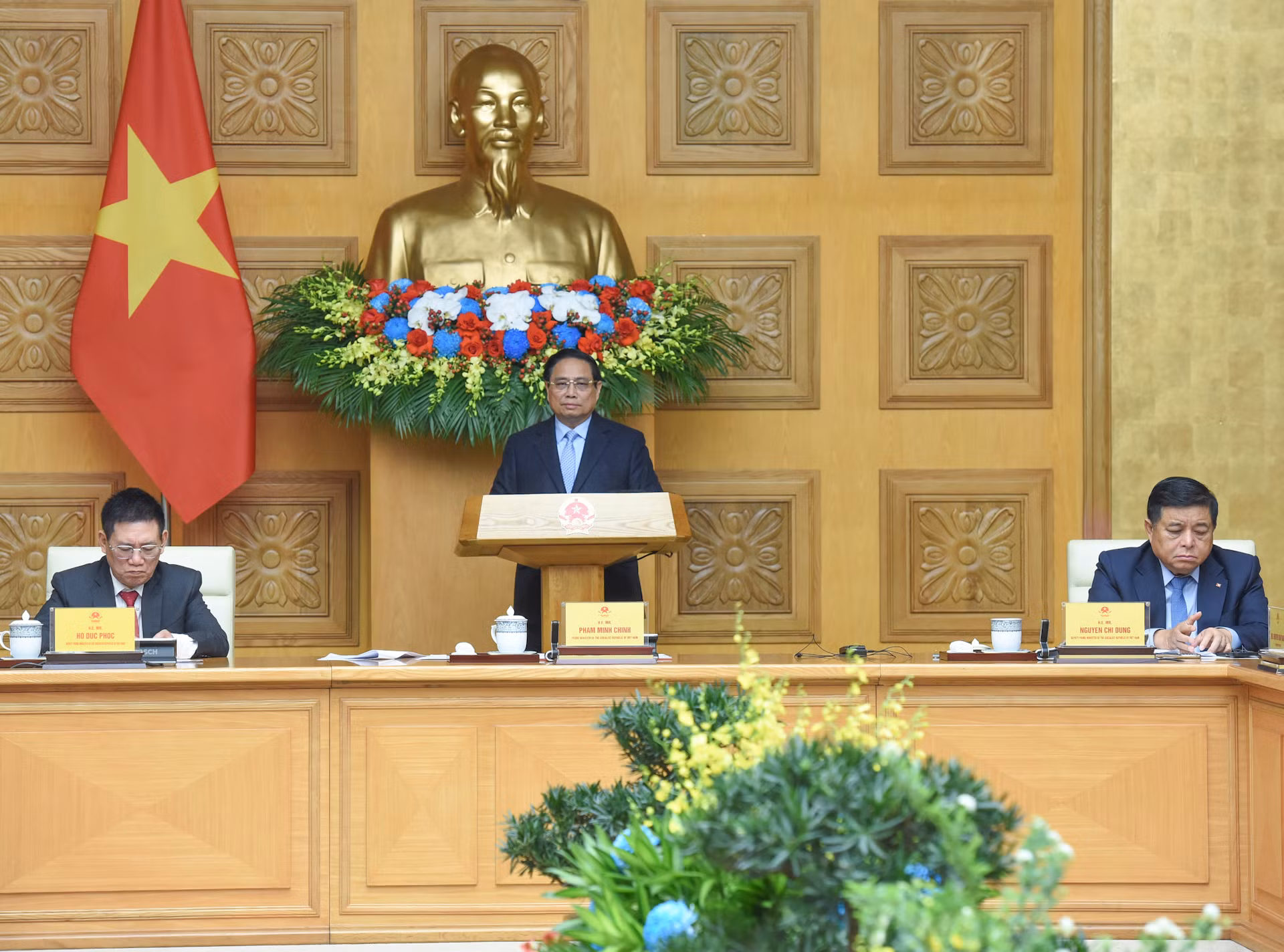 Thủ tướng Phạm Minh Chính và Phó Thủ tướng Hồ Đức Phớc, Phó Thủ tướng Nguyễn Chí Dũng chủ trì Tọa đàm với các doanh nghiệp Hoa Kỳ. Thủ tướng Phạm Minh Chính và Phó Thủ tướng Hồ Đức Phớc, Phó Thủ tướng Nguyễn Chí Dũng chủ trì Tọa đàm với các doanh nghiệp Hoa Kỳ.