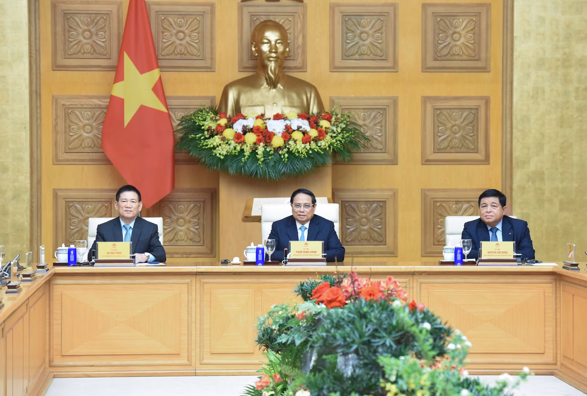 Thủ tướng Phạm Minh Chính và 2 Phó Thủ tướng Hồ Đức Phớc, Nguyễn Chí Dũng toạ đàm với các doanh nghiệp châu Âu. Thủ tướng Phạm Minh Chính và 2 Phó Thủ tướng Hồ Đức Phớc, Nguyễn Chí Dũng toạ đàm với các doanh nghiệp châu Âu.