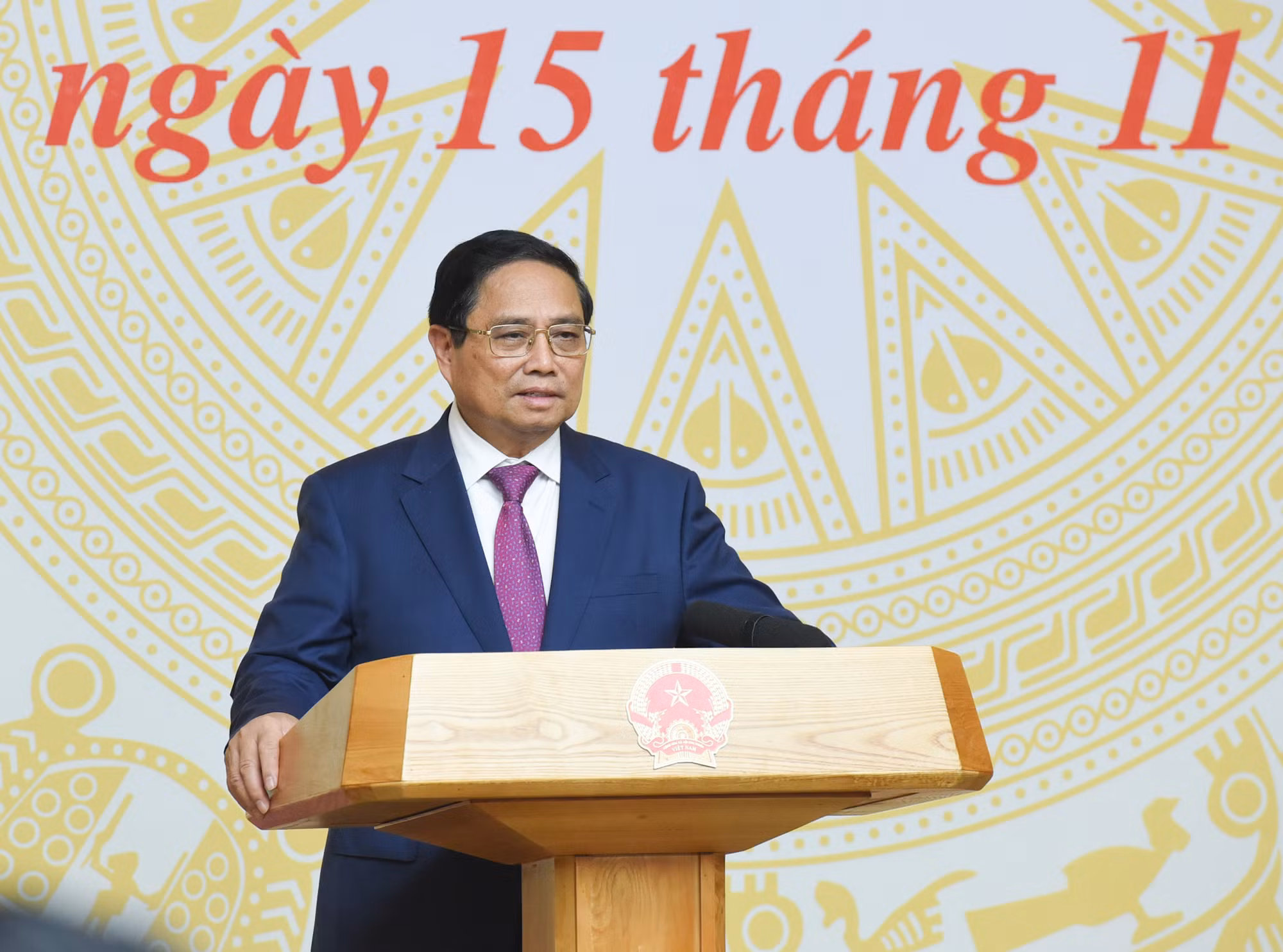 Thủ tướng Phạm Minh Chính phát biểu chúc mừng các nhà giáo tiêu biểu.