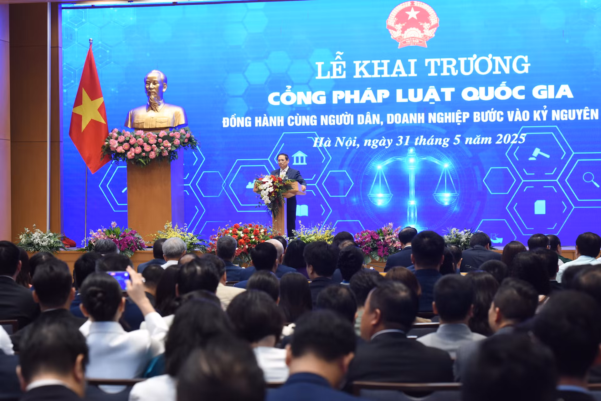 Quang cảnh lễ khai trương.